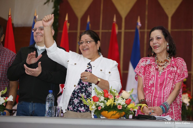 Presidente Daniel Ortega y Compa&ntilde;era Rosario Murillo con trabajadores y trabajadoras de Nicaragua